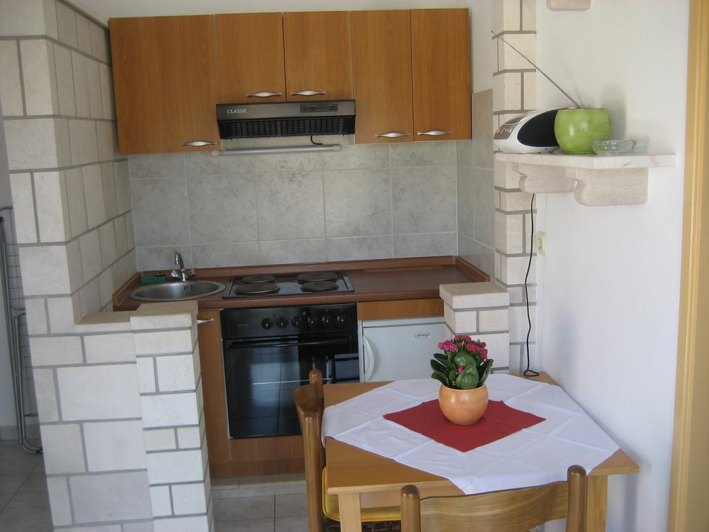 Apartments Katica Lumbarda Rum bild