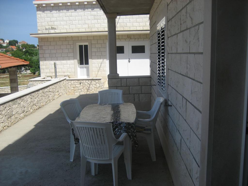 Apartments Katica Lumbarda Rum bild